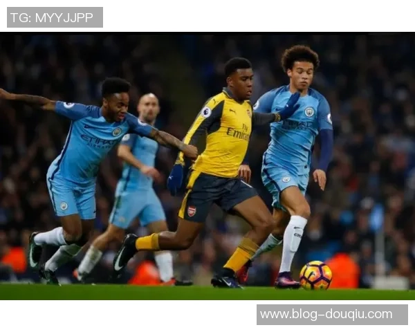 奥斯与埃蒙对决分析：战术布局与球员表现的深度剖析