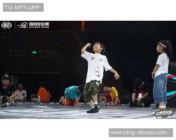 尼斯与圣旺红星激战正酣精彩赛事回顾与分析 尼斯与圣旺红星激战正酣精彩赛事回顾与分析